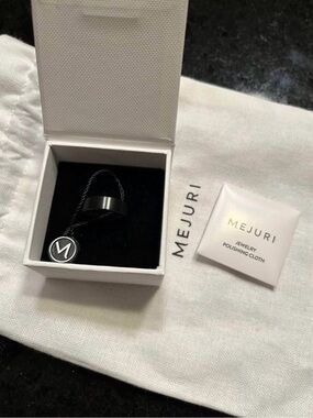 Mejuri Black Titanium Men's Ring NEW with Packaging